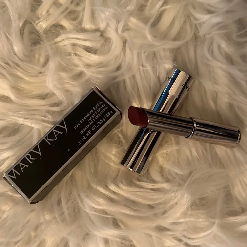 Mary Kay True Dimensions Mystic Plum Lipstick - Picture 1 of 1